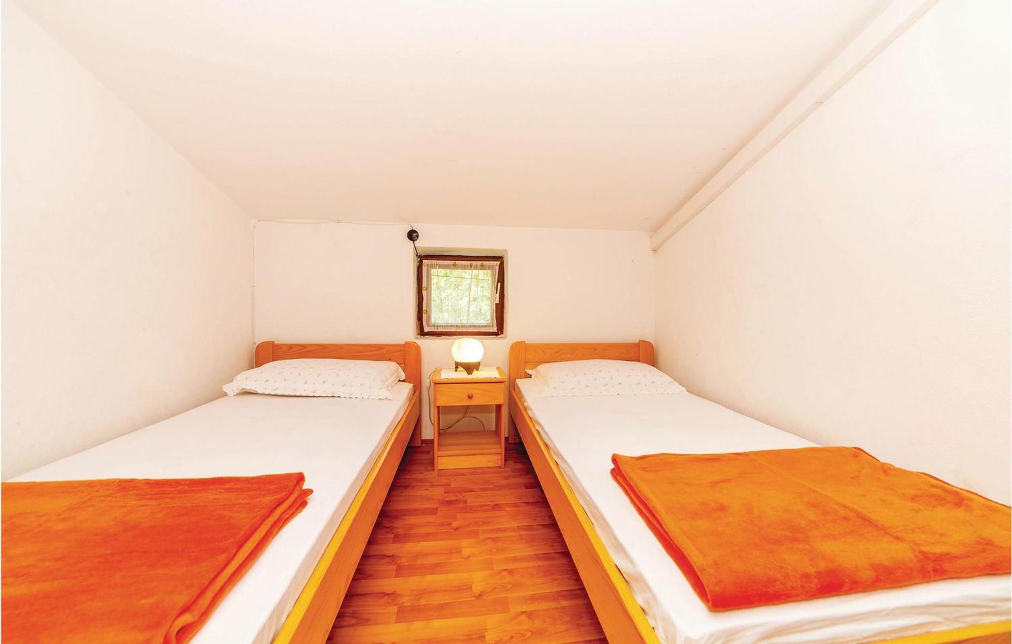 2 Bedroom Amazing Apartment In Crikvenica Bagian luar foto