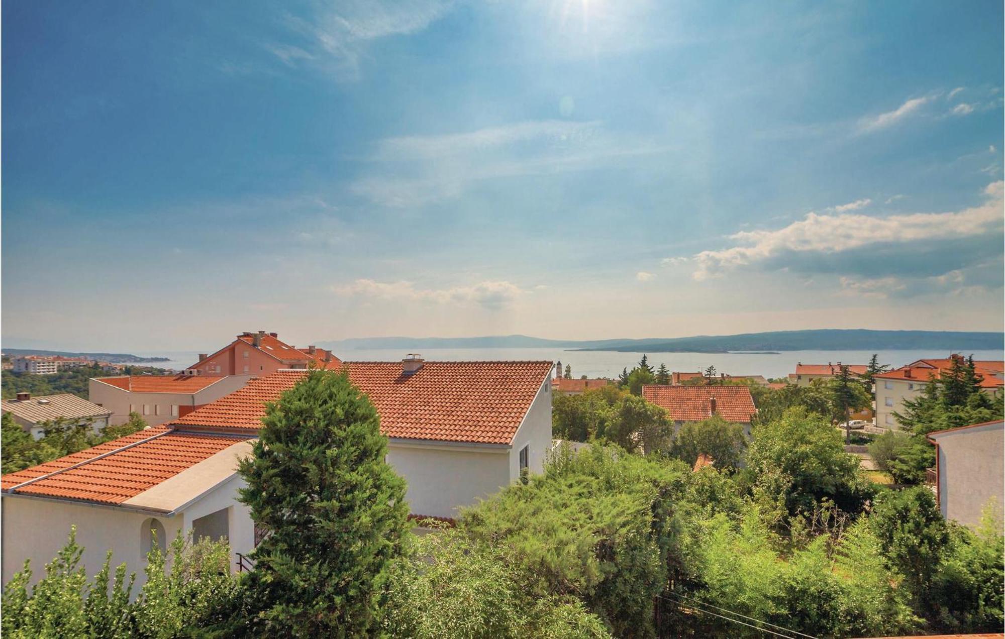 2 Bedroom Amazing Apartment In Crikvenica Bagian luar foto